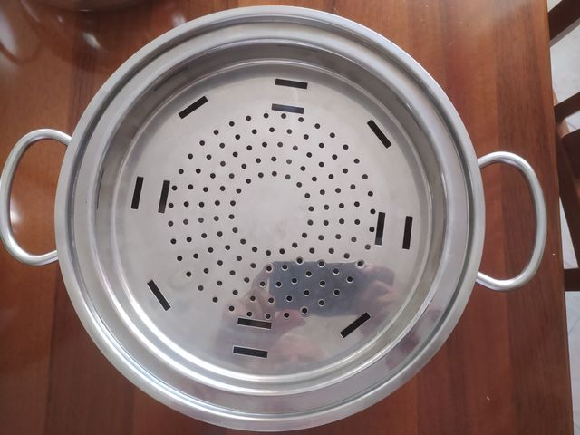 Pentola con vassoio cottura a vapore 
