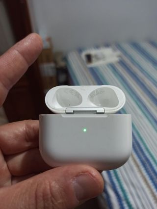 Funda/cargador Airpods de Apple