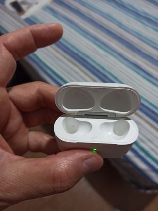 Funda/cargador Airpods de Apple