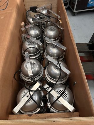 Venta FOCOS PAR 64 usados.No incluye lampara.