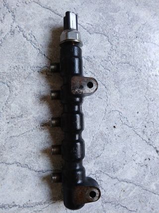 Rampe D'injection Citroën 1.6 HDI 90CV D'occasion – état Correct Et Fonctionnel