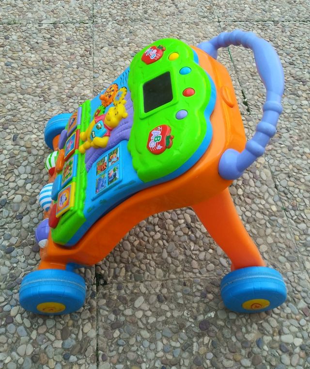 Correpasillos Musical. En perfecto estado.