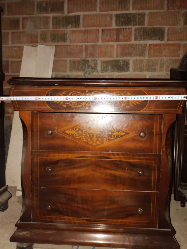 Mesita de noche, HURTADO