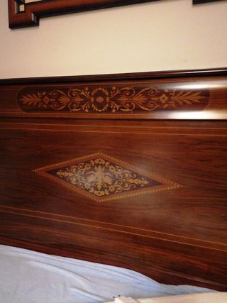 Mesita de noche, HURTADO