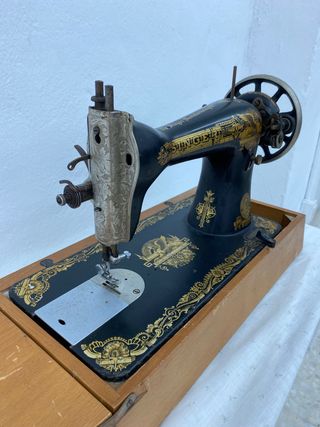 Máquina de coser antigua