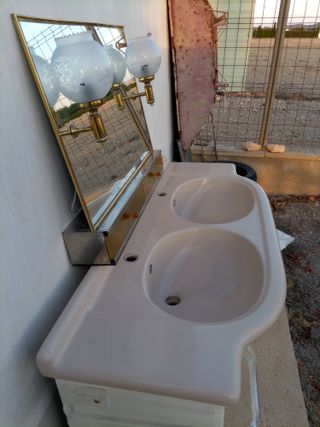 Lavabo de doble seno con mueble bajo
