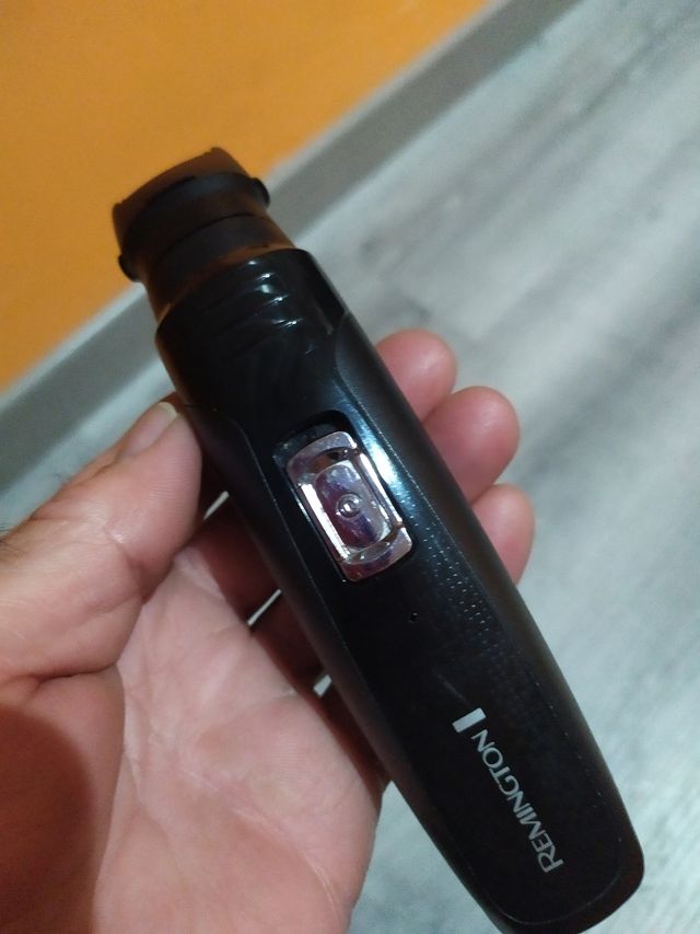 MAQUINA DE AFEITAR Y RECORTAR