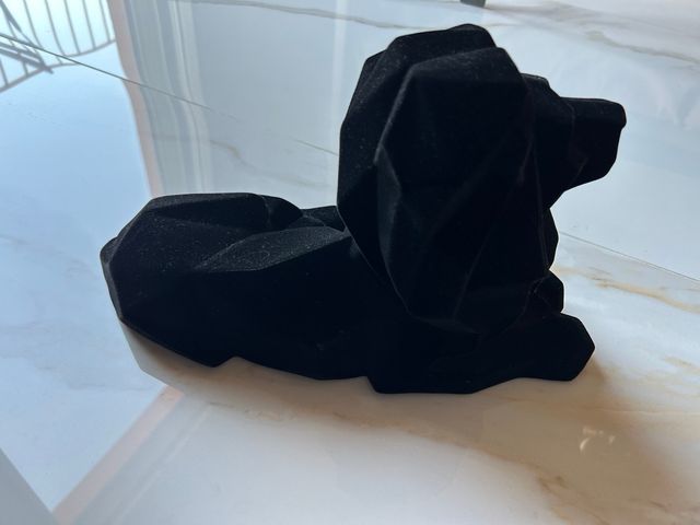 Oggetto decorativo: leone in velluto