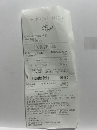 Botines tachuelas en negro