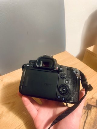Canon EOS 90D