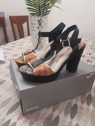 Zapatos de piel.