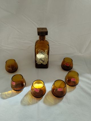 Juego botella y vasos