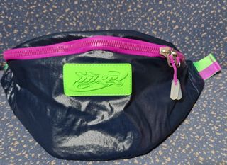 Bolso Riñonera Cruzado Nike Heritage Hip Pack.