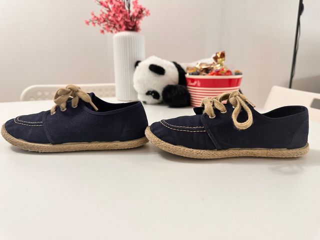 Zapato azul marino talla 32 Tokolate