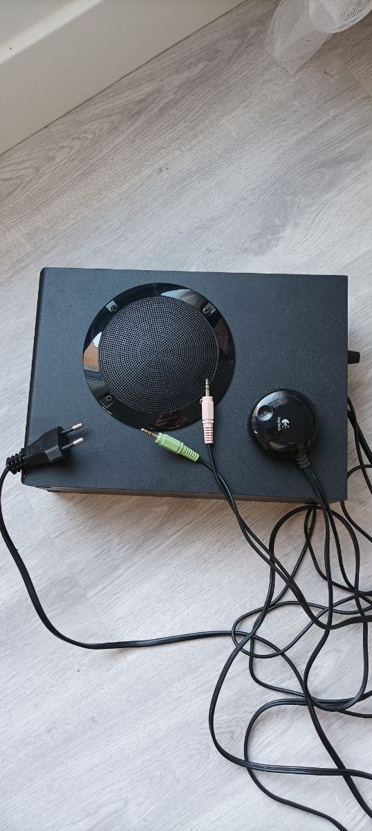 BASS 🔈🔉🔊 Graves Subwoofer Logitech