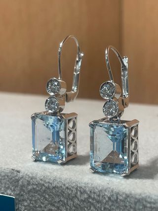 Pendientes aguanarina natural y diamantes 