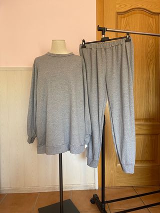 Chándal gris nuevo