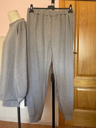 Chándal gris nuevo