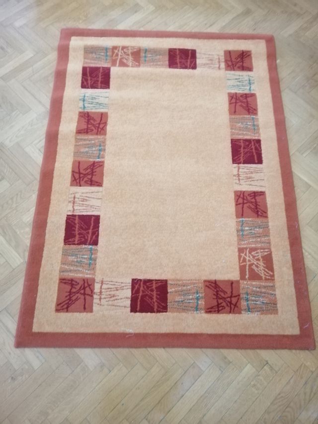 ALFOMBRA DE ENTRADA Y PASILLEROS.