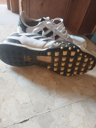 Deportes adidas para pista de atletismo 