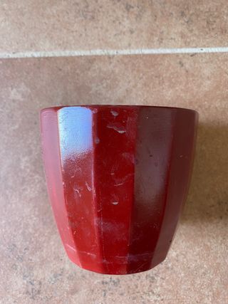 Maceta pequeña roja