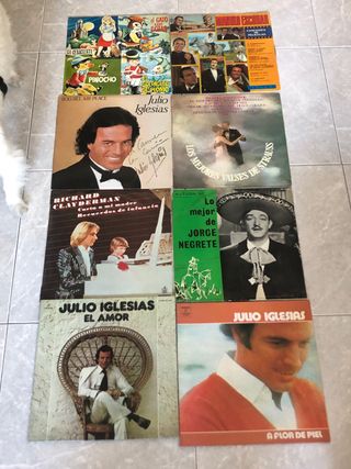 TOCADiSCOS DE MALETA MAS 80 ELPS Y 50 SINGLES