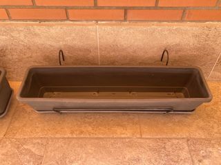 JARDINERA ANTRACITA + PLATO + SOPORTE BARANDILLA