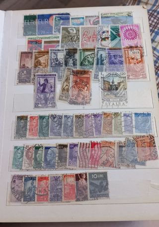 Álbum con sellos del mundo vintage