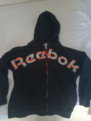 Chaqueta con capucha Reebook 