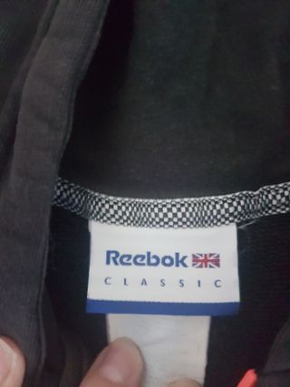 Chaqueta con capucha Reebook 