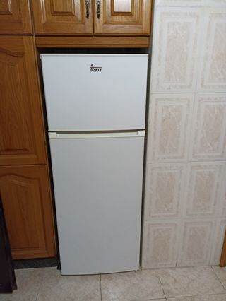 NEVERA 2 PUERTAS con cajón frutero