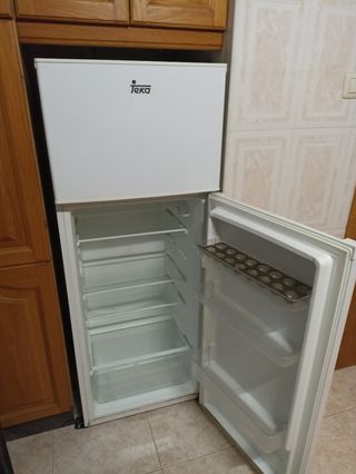 NEVERA 2 PUERTAS con cajón frutero
