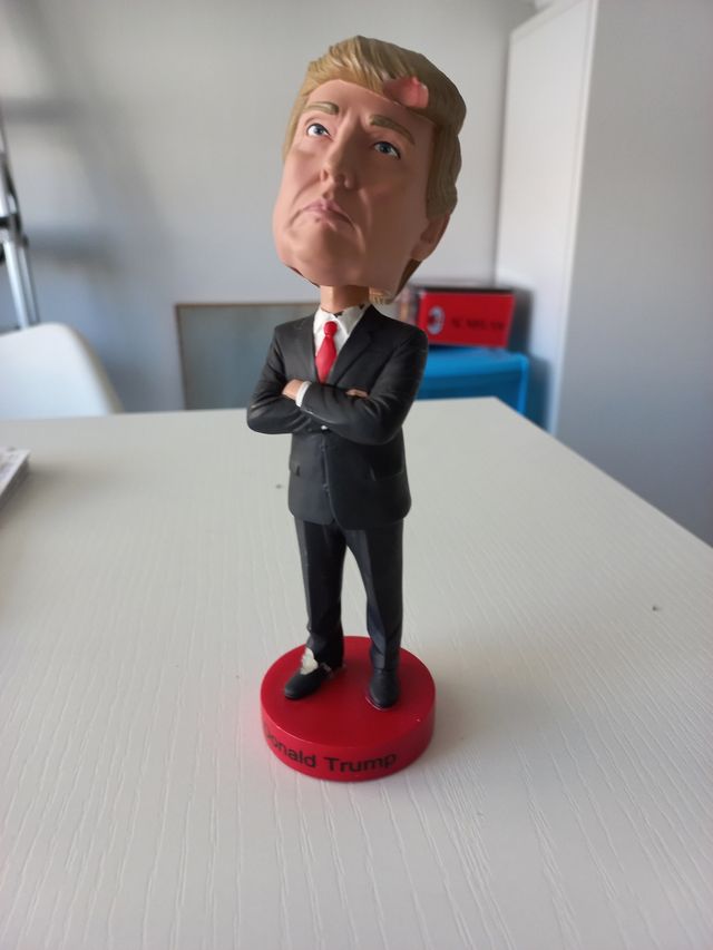Statuetta donald trump