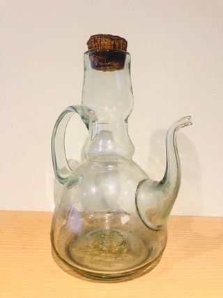 GIGANTE  aceitera  de 27 cm