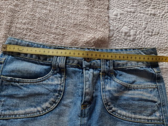 Falda vaquera. Talla 36. Usada