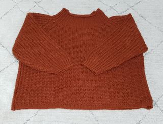 Jersey oversize de punto, color naranja. 