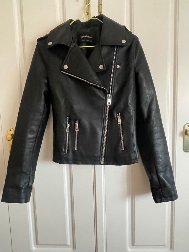 BIKER NEGRA STRADIVARIUS.