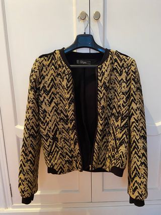 Chaqueta amarilla estampada