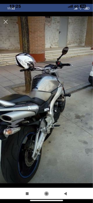 SUZUKI  GSR 600