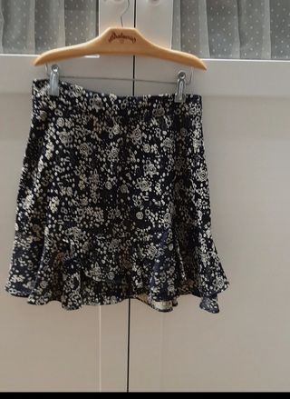 Falda con volante Zara TS