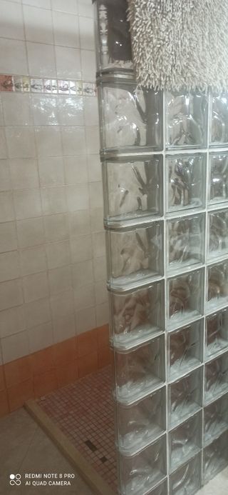 Bloques de vidrio ondulado usados