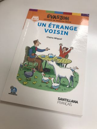 Un etrange voisin Libro Frances A1