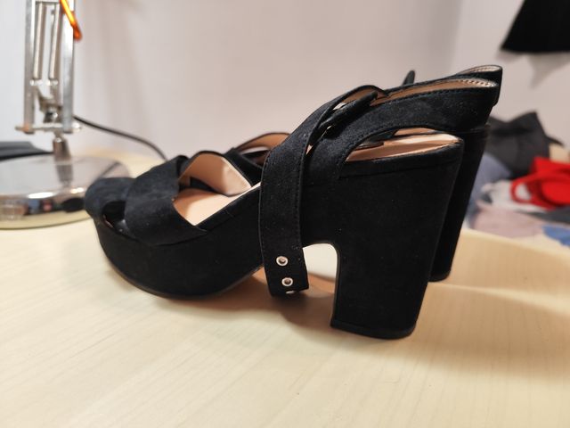 Sandalias de tacón negras Mango 37