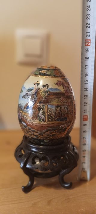 Uova in porcellana cinese