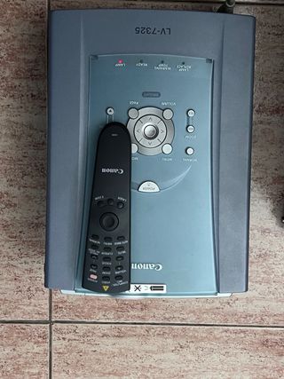 Second Hand Proyector Canon LV-7325 for 70 EUR in Collbató Second Hand Proyector Canon LV-7325 for 70 EUR in Collbató