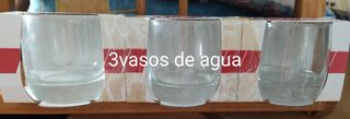 Vasos de agua, perfectamente en su envoltorio