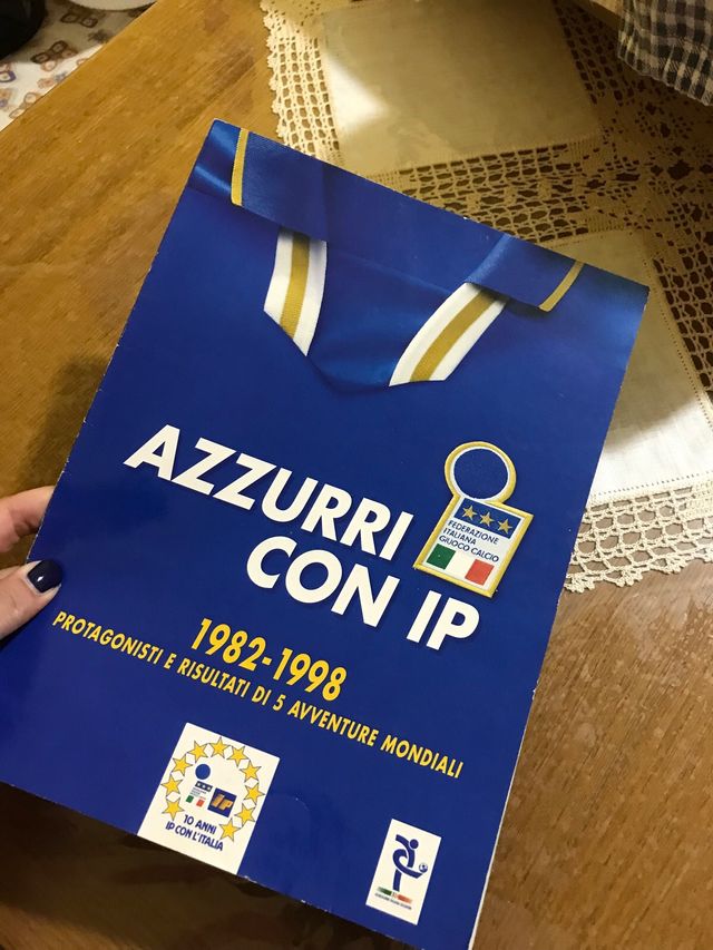 Album azzurri con ip 1982-1998 quasi completo