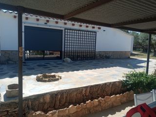 se hacen faenas jardinería se cortan árboles