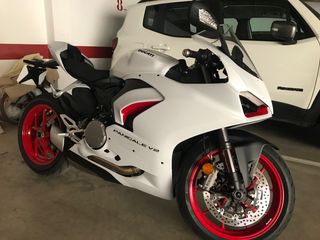 Moto ducati panigale V2 white