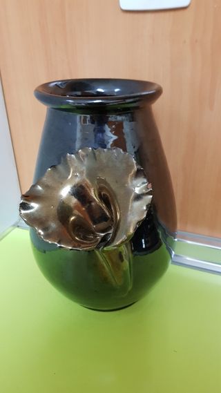 Jarrón de cerámica esmaltada